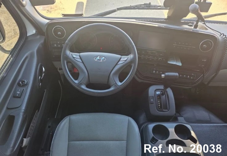  Hyundai / New County Stock No. 20038